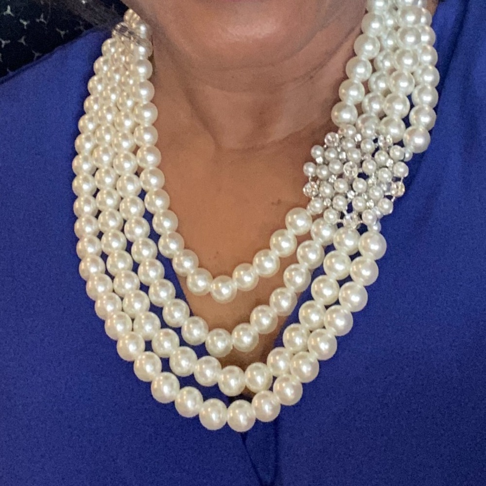 Pearl Necklace and matching earrings